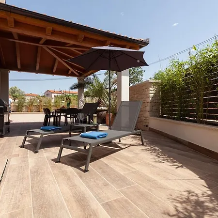 Duranka With Pool Holiday home Rovinjsko Selo
